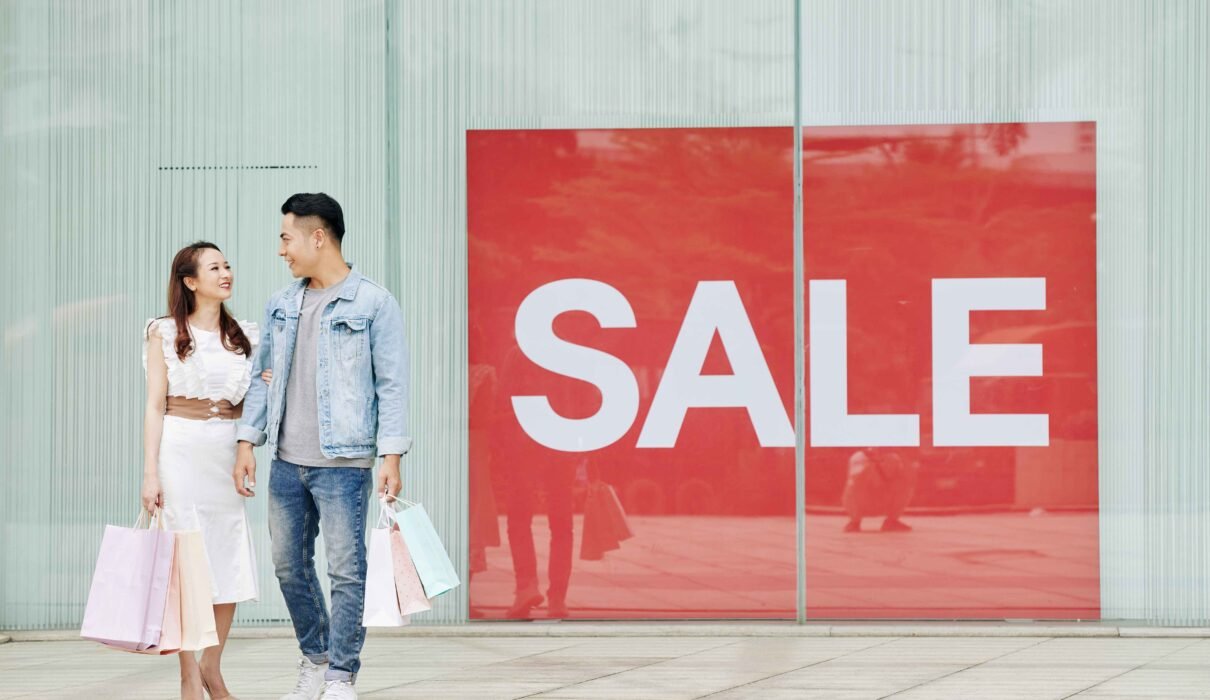 Shoppers, This Is Your Last Chance To Save Big At Myntra Year End Bash Sale