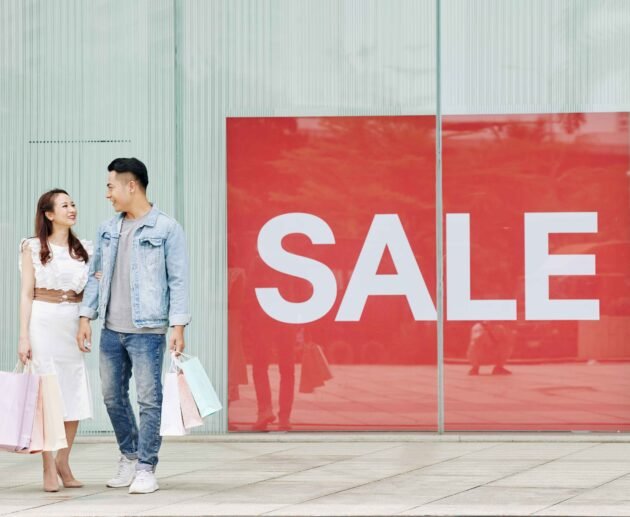 Shoppers, This Is Your Last Chance To Save Big At Myntra Year End Bash Sale