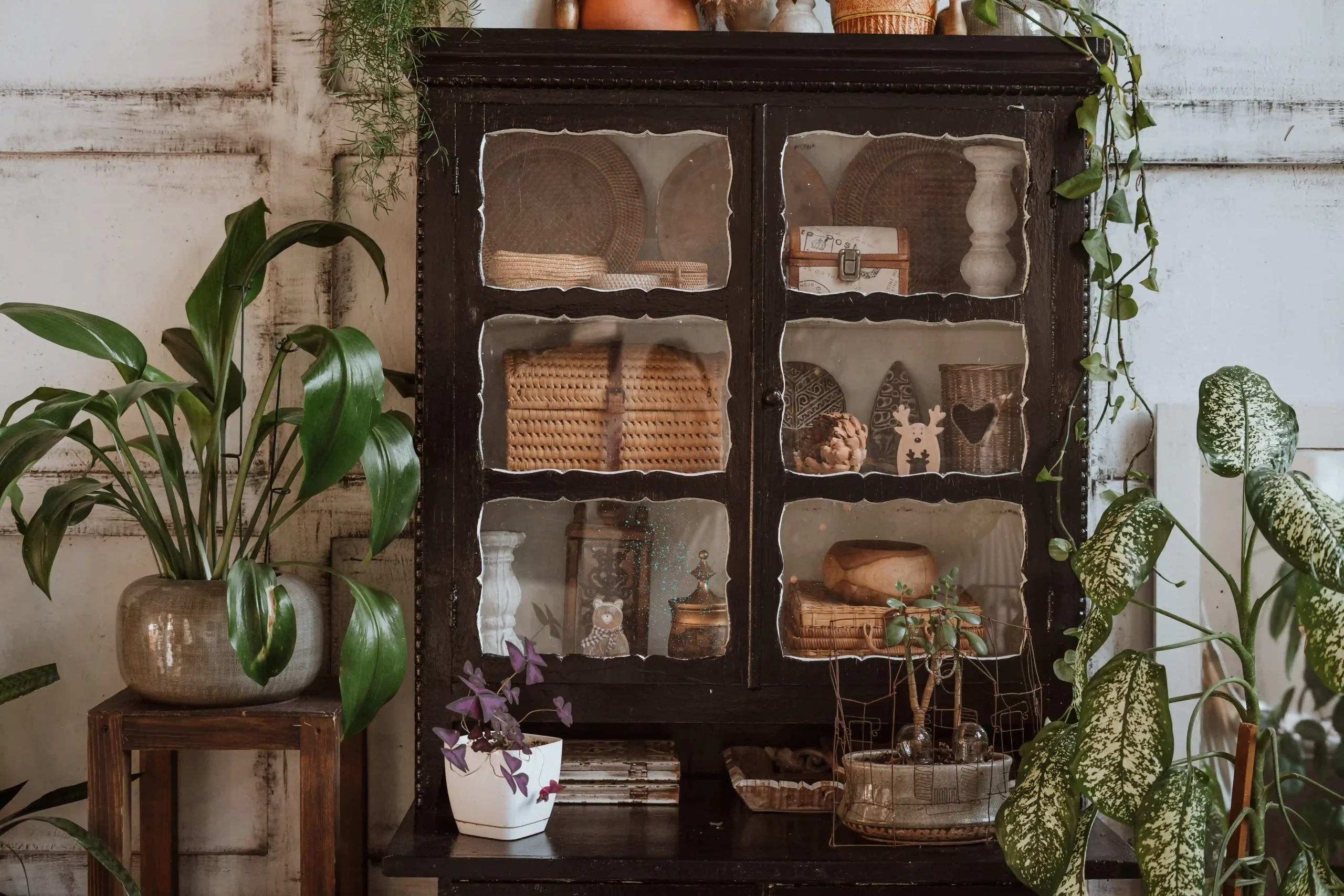 Top Vintage Decor Items That Make Any Home Look Timeless